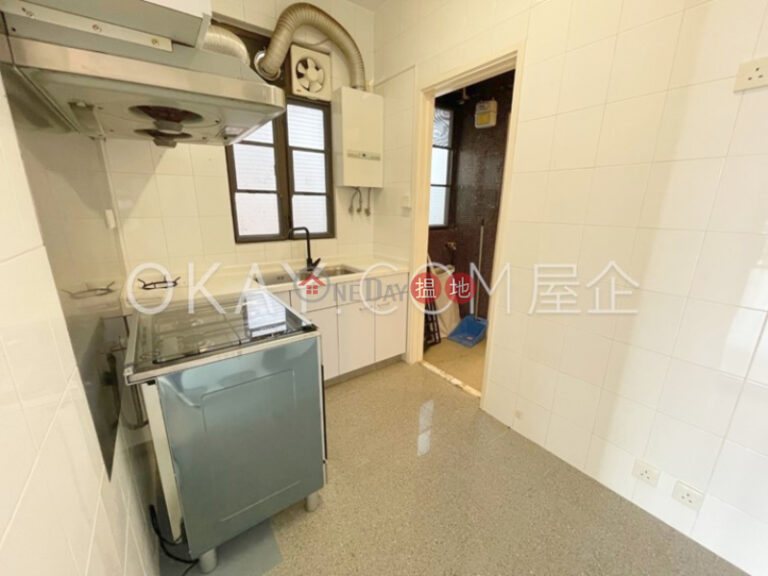 Lovely 3 bedroom with balcony | Rental