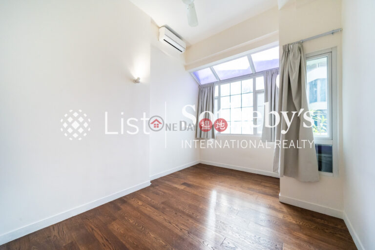 Property for Rent at Albany Court with 3 Bedrooms