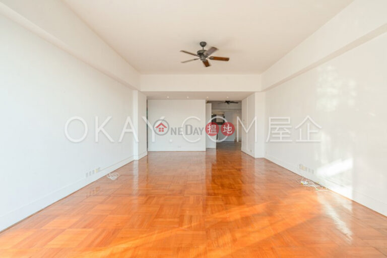 Efficient 3 bedroom with balcony & parking | For Sale