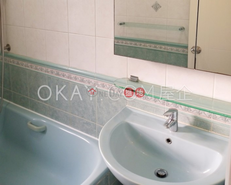 Efficient 3 bed on high floor with sea views & balcony | For Sale