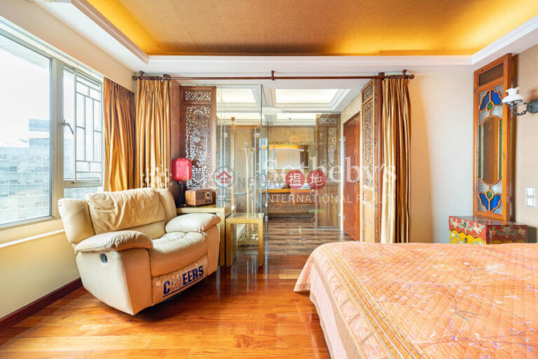 Property for Sale at Block 28-31 Baguio Villa with more than 4 Bedrooms