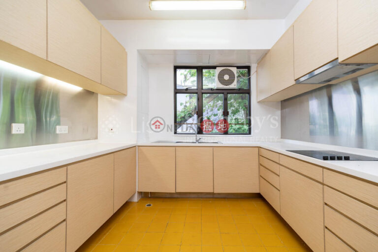 Property for Rent at Pine Grove Block 4 with 4 Bedrooms