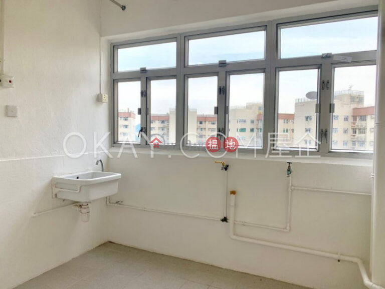 Efficient 4 bed on high floor with sea views & balcony | Rental