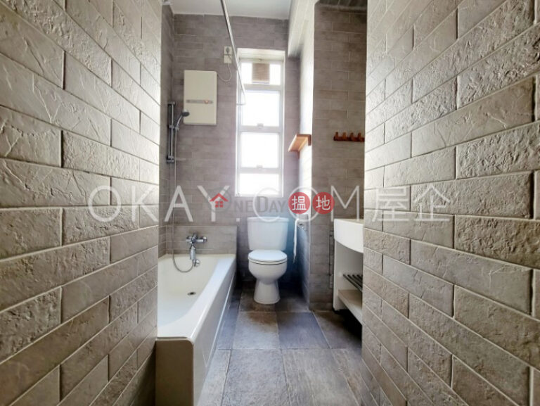 Exquisite 3 bedroom on high floor with parking | Rental