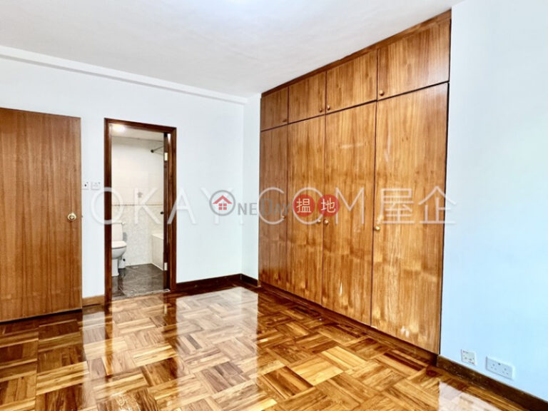 Rare 3 bedroom with parking | Rental