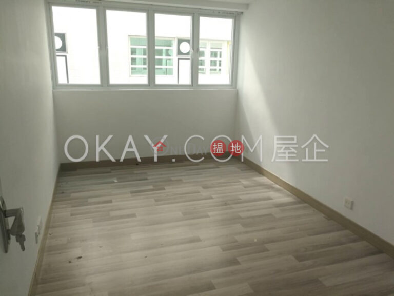 Beautiful 3 bedroom with balcony & parking | Rental