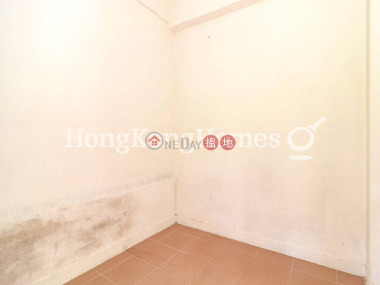 3 Bedroom Family Unit at Block 41-44 Baguio Villa | For Sale