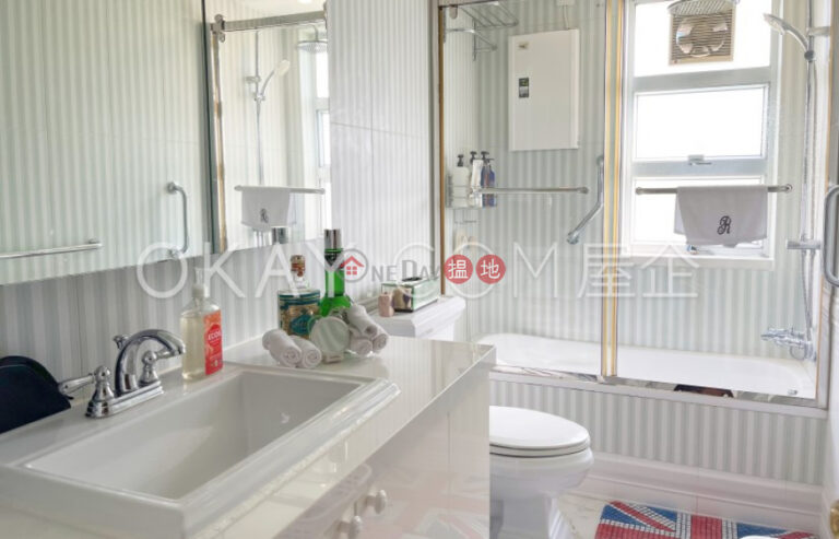 Efficient 4 bed on high floor with sea views & balcony | For Sale