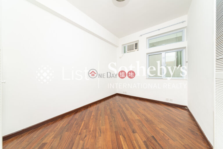 Property for Rent at 6 - 12 Crown Terrace with 3 Bedrooms