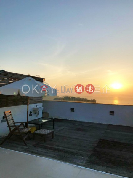 Tasteful 3 bed on high floor with sea views & rooftop | For Sale
