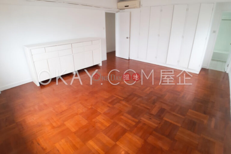 Efficient 4 bedroom with sea views, balcony | Rental