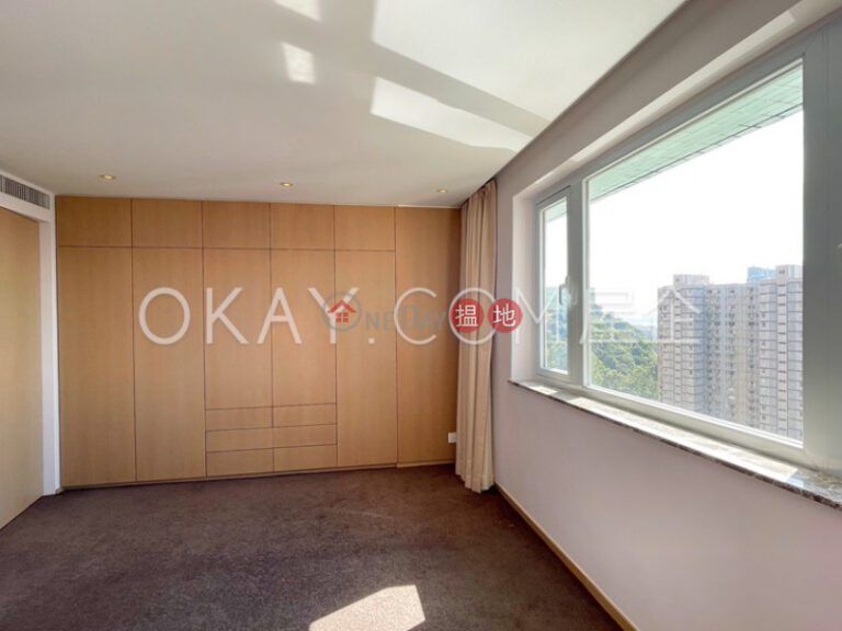 Efficient 2 bedroom with balcony & parking | Rental