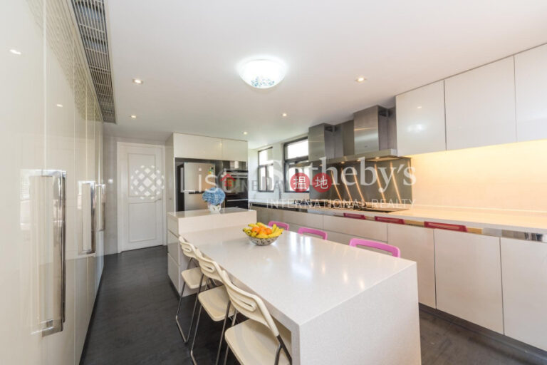 Property for Sale at Scenic Villas with more than 4 Bedrooms