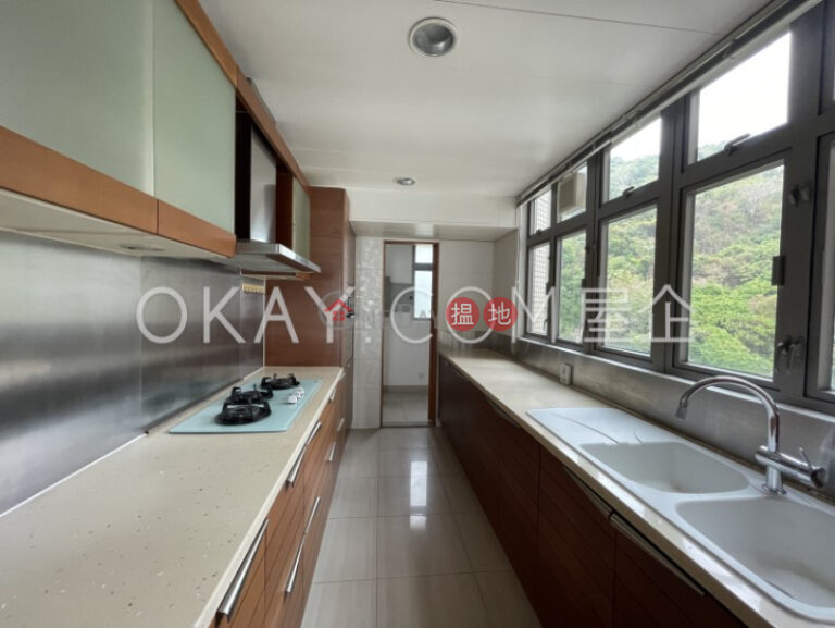 Lovely 4 bedroom with sea views, balcony | For Sale