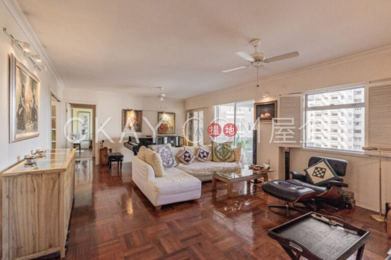 Charming 3 bedroom with balcony & parking | For Sale