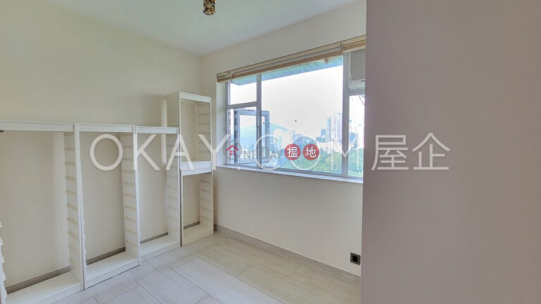 Efficient 3 bed on high floor with rooftop & parking | For Sale