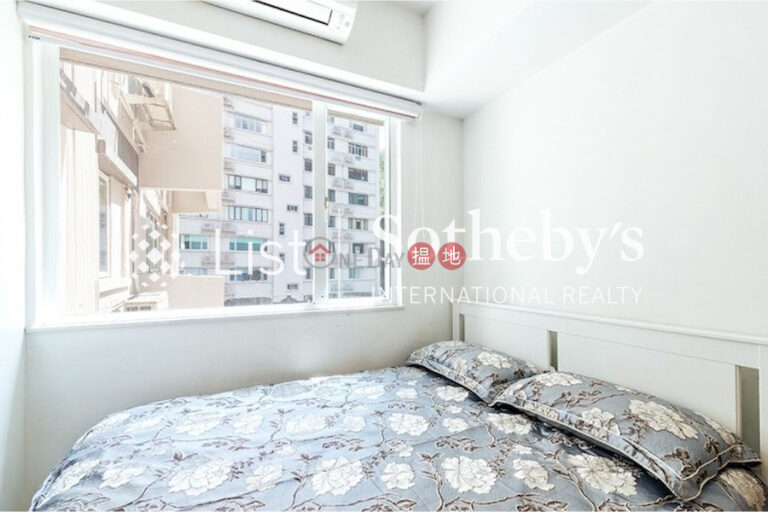 Property for Sale at POKFULAM COURT, 94Pok Fu Lam Road with 3 Bedrooms