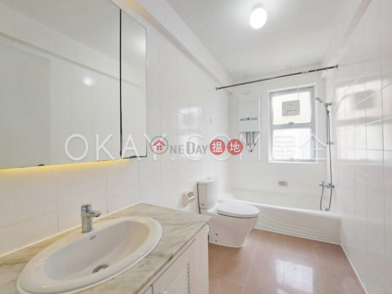 Efficient 4 bedroom with balcony & parking | Rental