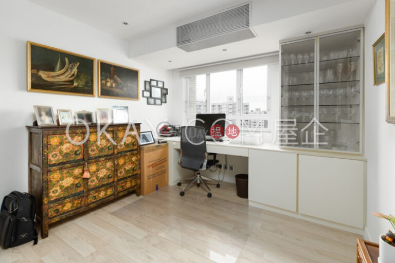 Efficient 3 bedroom with sea views, balcony | For Sale