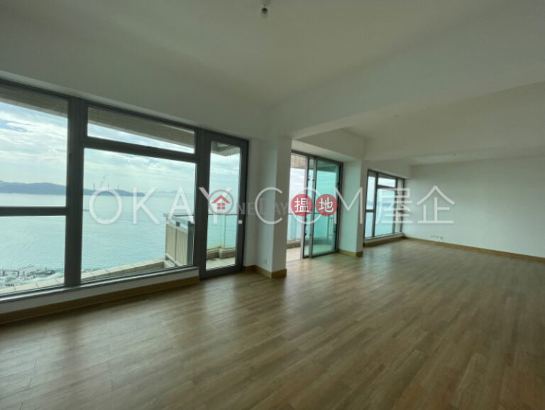 Lovely 4 bedroom with sea views, balcony | For Sale
