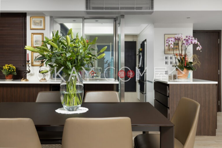 Efficient 3 bedroom with sea views, balcony | For Sale