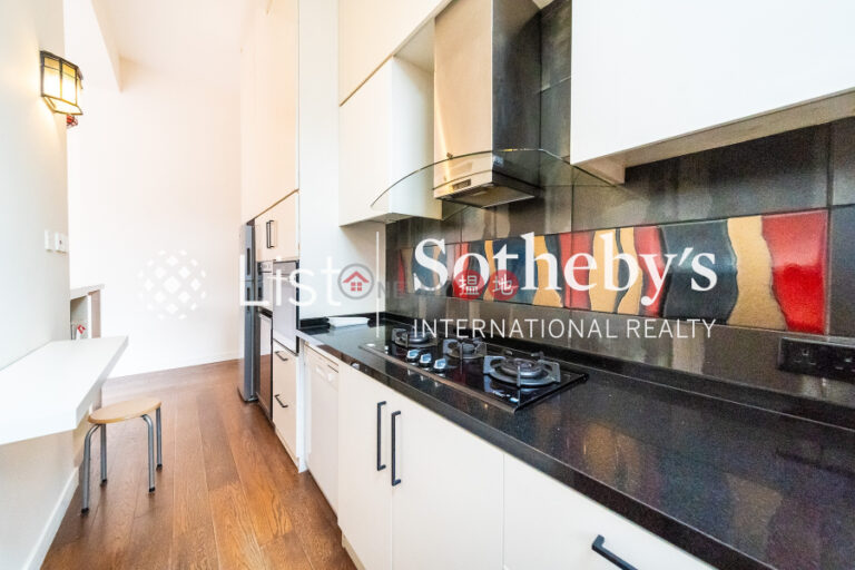 Property for Rent at Albany Court with 3 Bedrooms