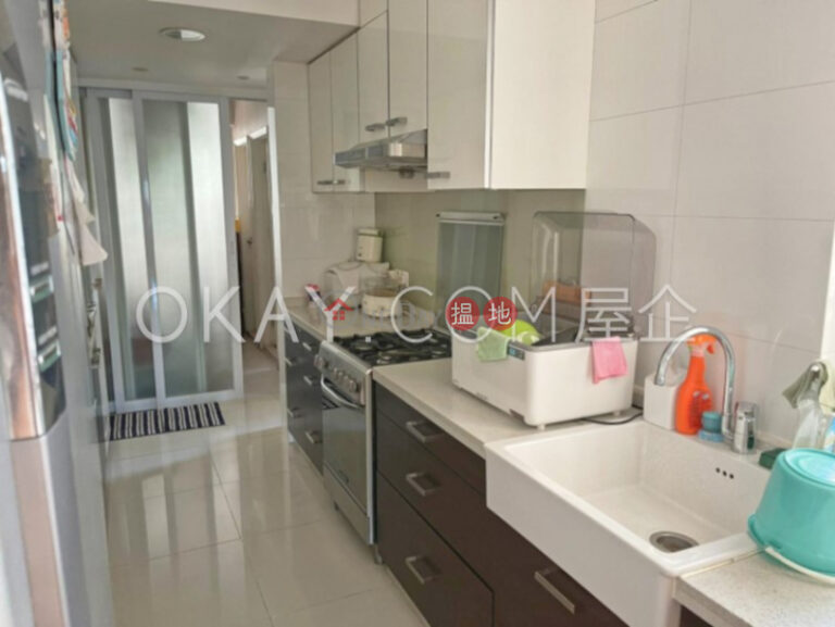 Efficient 4 bedroom with balcony & parking | For Sale