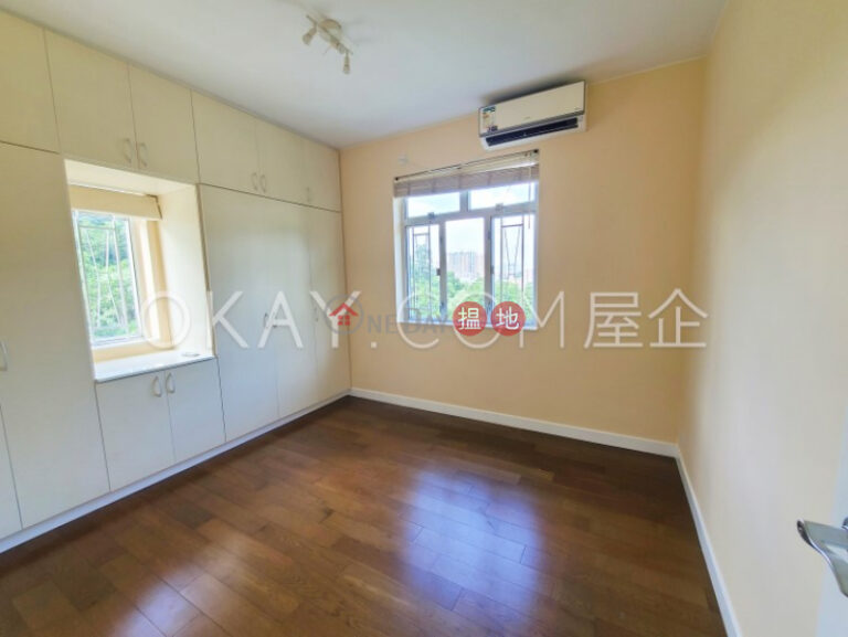 Tasteful 3 bedroom on high floor with balcony & parking | For Sale