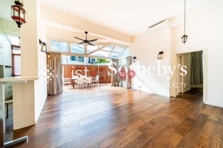 Property for Rent at Albany Court with 3 Bedrooms