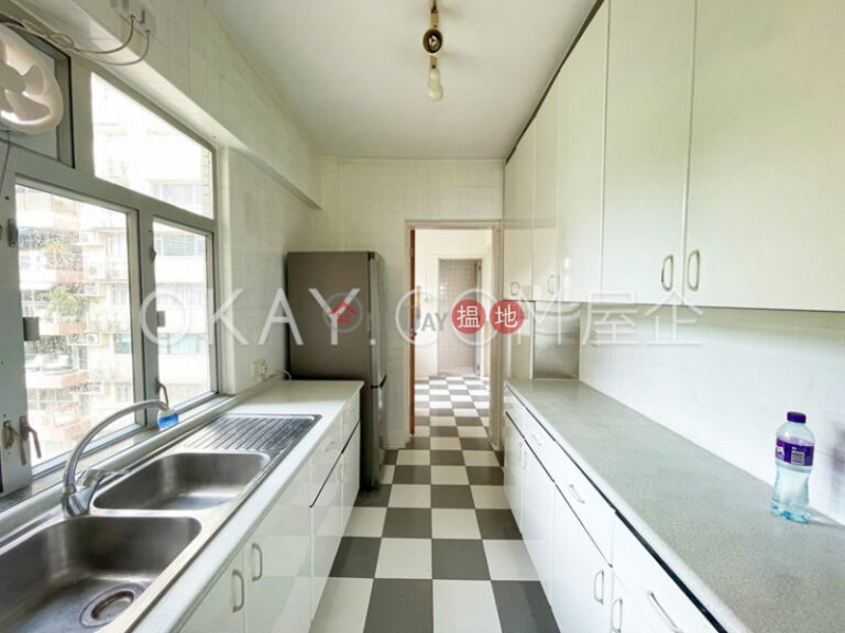 Efficient 4 bedroom with sea views, balcony | For Sale