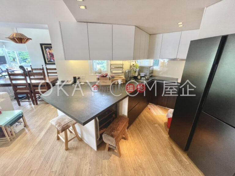 Elegant 2 bedroom with sea views & balcony | For Sale