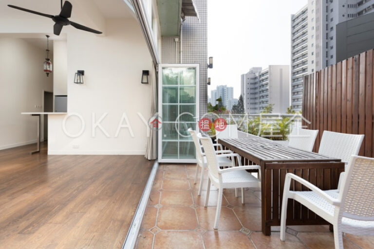 Luxurious 3 bedroom with terrace & parking | Rental