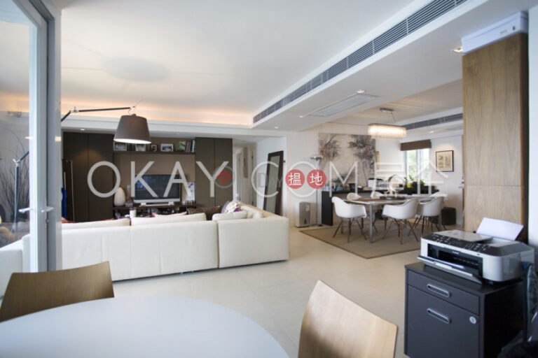 Efficient 3 bedroom with sea views, balcony | Rental