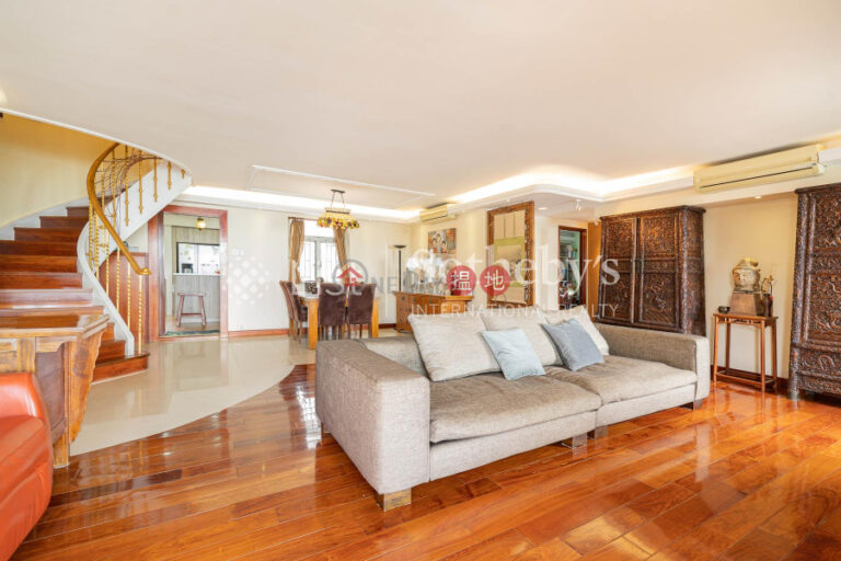 Property for Sale at Block 28-31 Baguio Villa with more than 4 Bedrooms