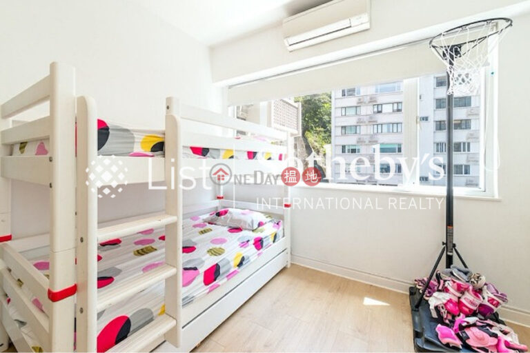 Property for Sale at POKFULAM COURT, 94Pok Fu Lam Road with 3 Bedrooms