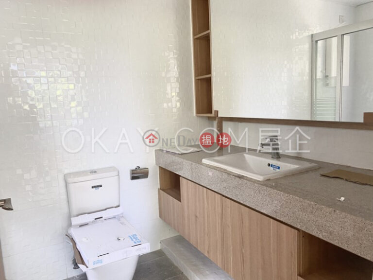 Efficient 3 bedroom with terrace & parking | Rental