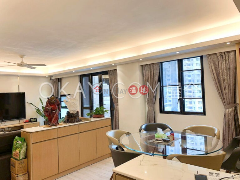 Nicely kept 3 bedroom with balcony & parking | Rental