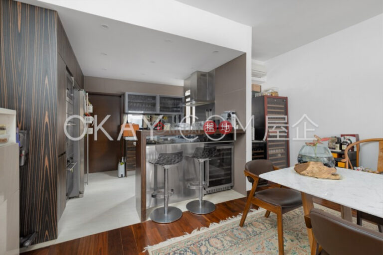 Efficient 3 bedroom with balcony & parking | Rental