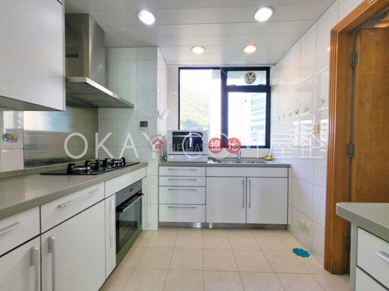 Rare 3 bedroom with parking | Rental