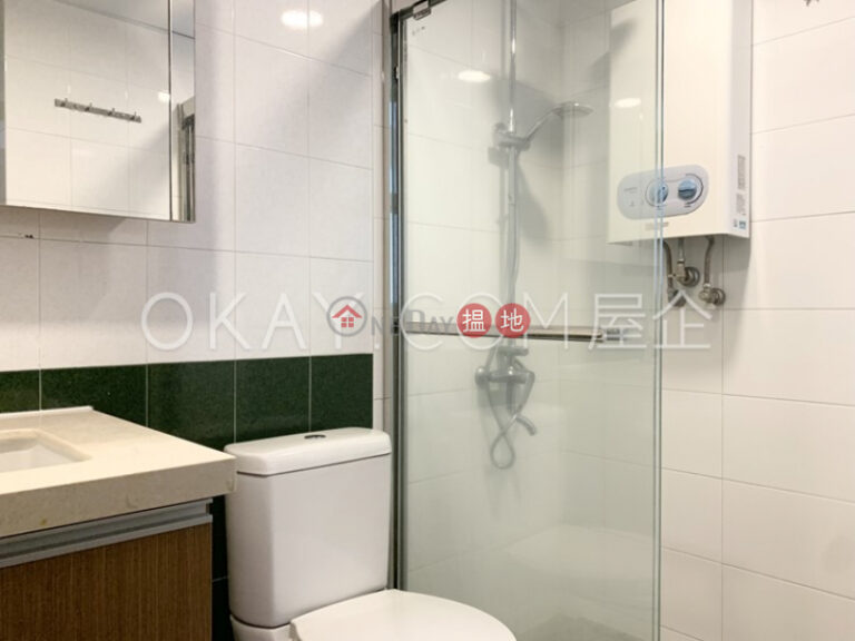 Stylish 3 bedroom with balcony & parking | Rental