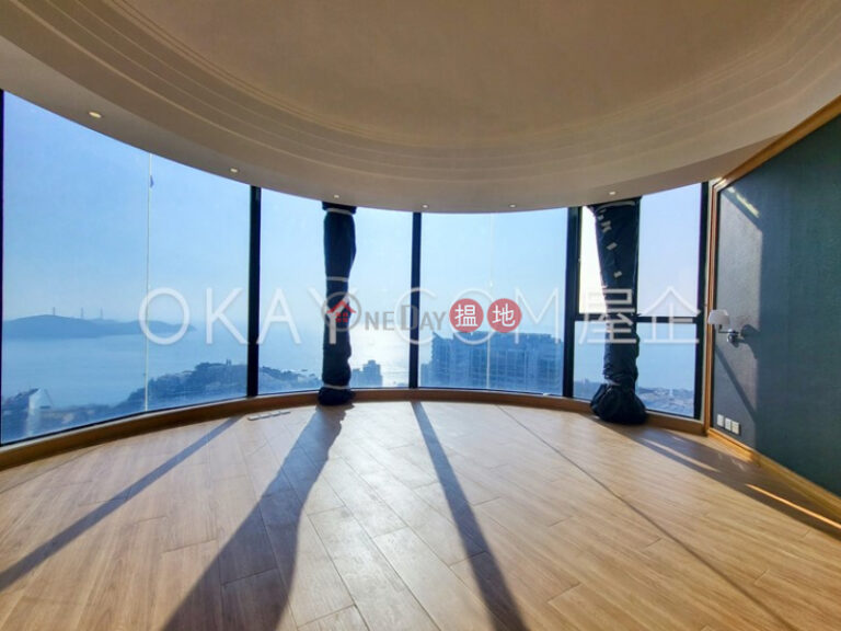 Rare 3 bedroom with parking | Rental