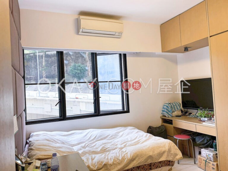 Nicely kept 3 bedroom with balcony & parking | Rental