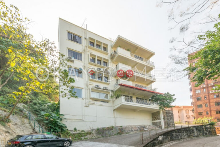 Gorgeous 3 bedroom with balcony & parking | Rental