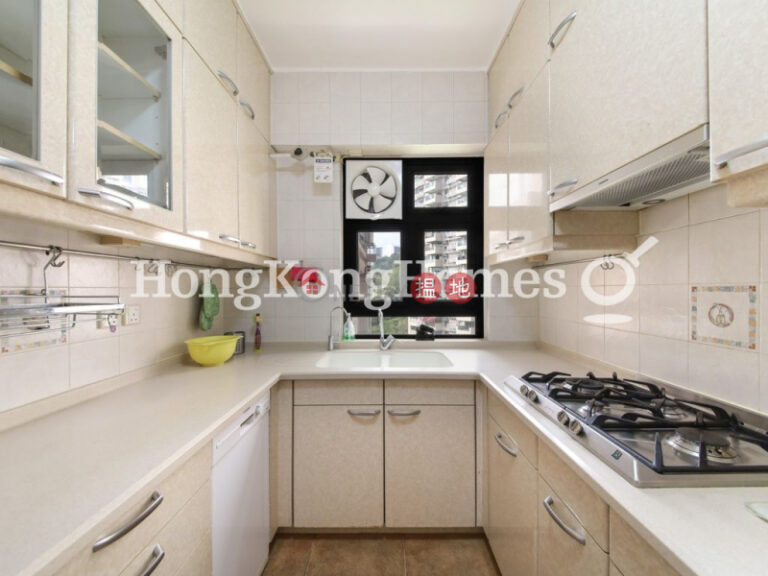 3 Bedroom Family Unit for Rent at Block 16-18 Baguio Villa, President Tower