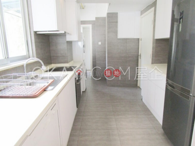 Efficient 3 bedroom with balcony & parking | Rental