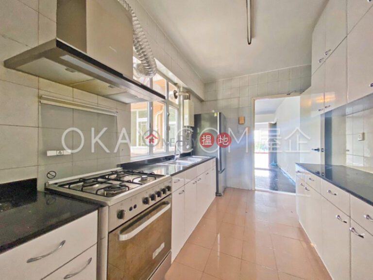 Efficient 4 bedroom with sea views, balcony | Rental