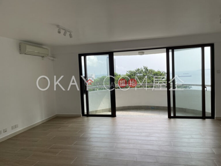 Gorgeous 3 bedroom with balcony & parking | Rental