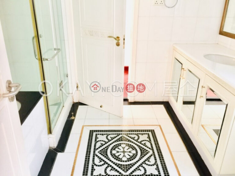 Stylish 4 bedroom with sea views, rooftop & balcony | Rental