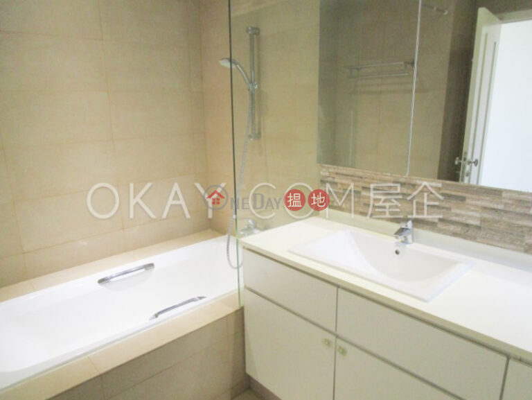 Efficient 3 bedroom with balcony & parking | Rental
