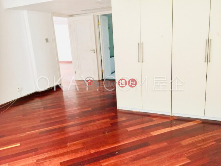 Stylish 4 bedroom with sea views, rooftop & balcony | Rental